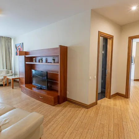 Royal Penthouse Whith Free Parking 아파트 *