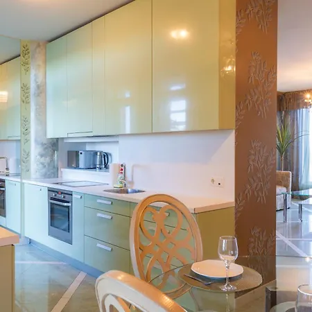 아파트 Royal Penthouse Whith Free Parking 리가