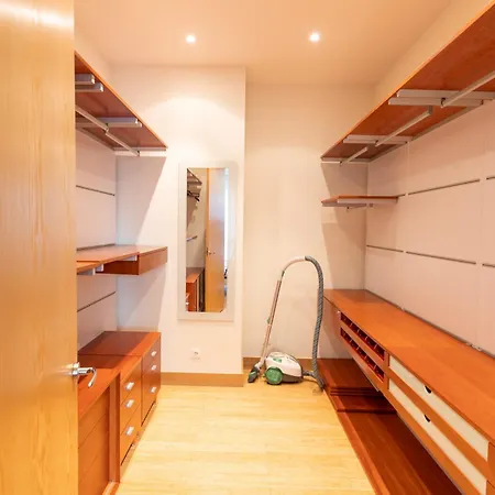 Royal Penthouse Whith Free Parking 아파트