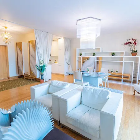 아파트 Royal Penthouse Whith Free Parking *