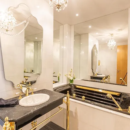 Royal Penthouse Whith Free Parking 리가